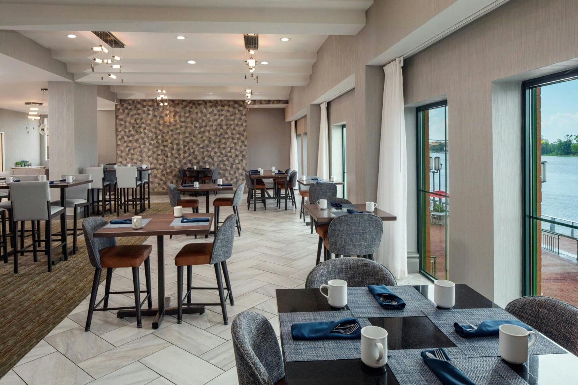 Marriott Savannah Riverfront Extérieur photo